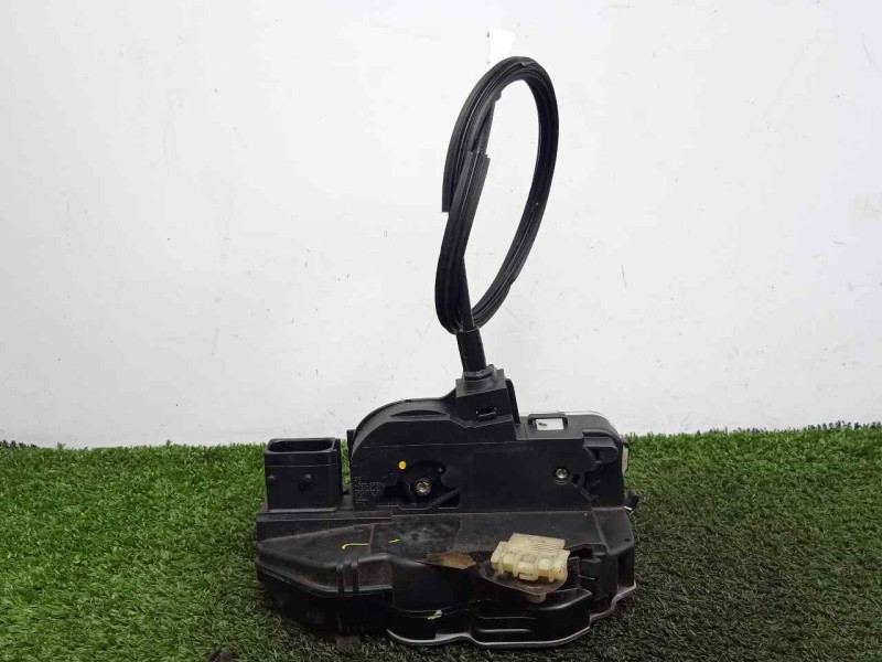 Recambio de cerradura puerta delantera derecha para opel insignia berlina 2.0 cdti cat referencia OEM IAM SINREFERENCIA 6.PINES 