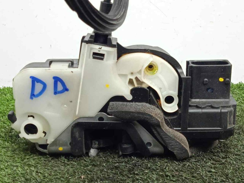 Recambio de cerradura puerta delantera derecha para opel insignia berlina 2.0 cdti cat referencia OEM IAM SINREFERENCIA 6.PINES 