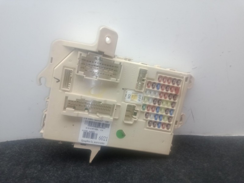 Recambio de caja reles / fusibles para hyundai i30 (gd) 1.4 crdi referencia OEM IAM 91950A6021  