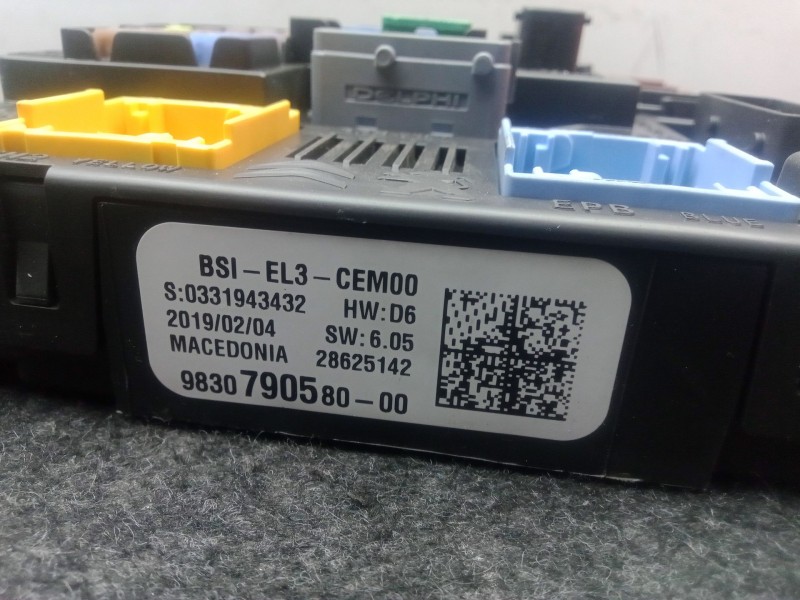 Recambio de caja reles / fusibles para citroën c4 cactus 1.5 bluehdi 100 referencia OEM IAM 983079058000-28625142-BSIEL3CEM00  
