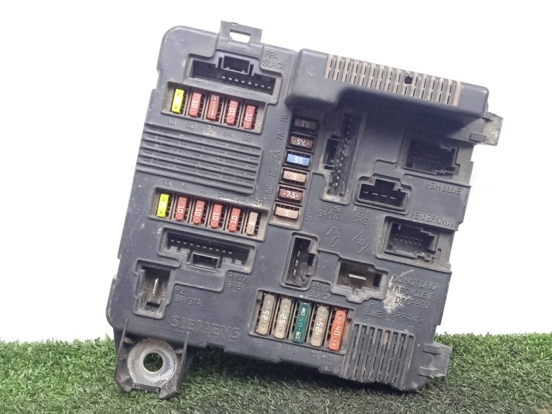 Recambio de caja reles / fusibles para renault scénic ii (jm0/1_) 1.9 dci (jm0g, jm12, jm1g, jm2c) referencia OEM IAM 8200306032