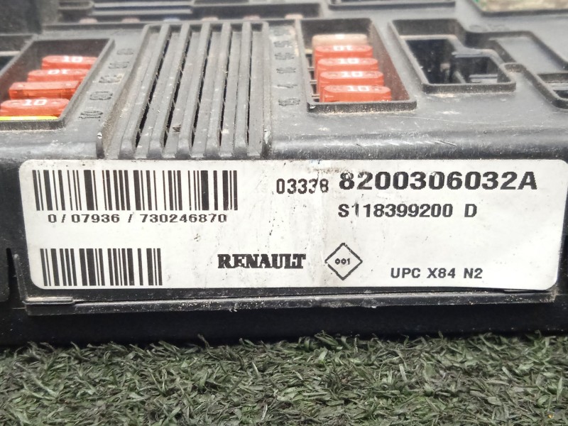 Recambio de caja reles / fusibles para renault scénic ii (jm0/1_) 1.9 dci (jm0g, jm12, jm1g, jm2c) referencia OEM IAM 8200306032