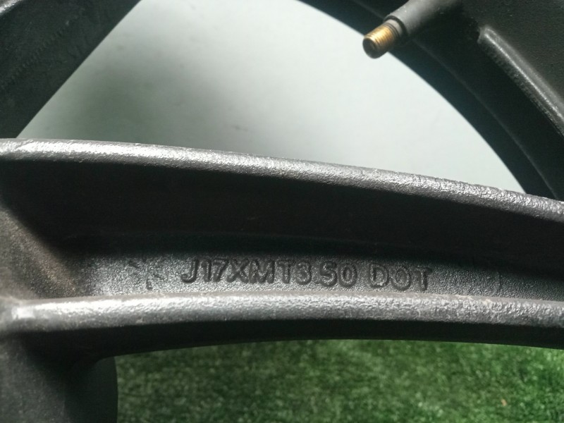 Recambio de llanta para hyosung gt 650i referencia OEM IAM  R17 DELANTERA