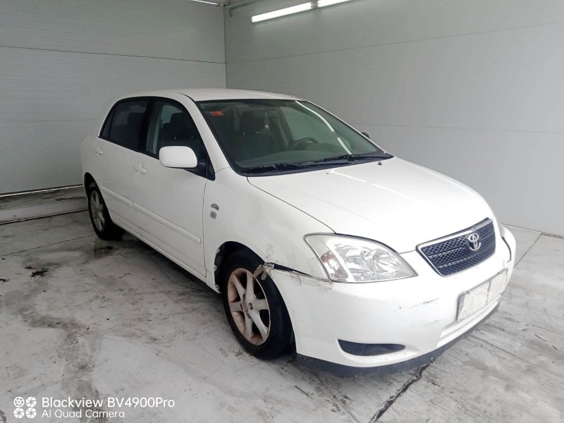 toyota corolla (_e12_) del año 2004