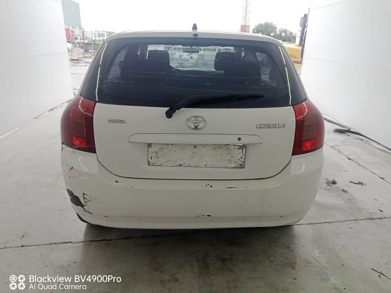 toyota corolla (_e12_) del año 2004