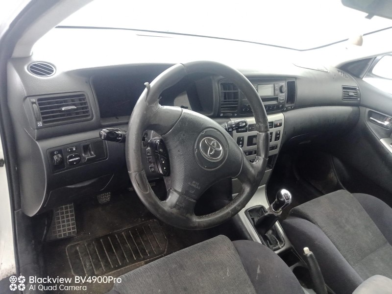 toyota corolla (_e12_) del año 2004