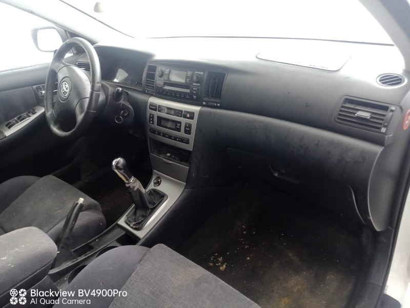 toyota corolla (_e12_) del año 2004