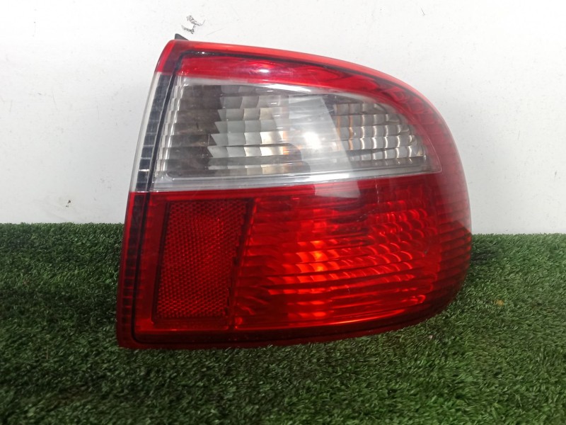 Recambio de piloto trasero derecho para seat toledo ii (1m2) 1.9 tdi referencia OEM IAM SIN REFERENCIA HELLA EXTERIOR