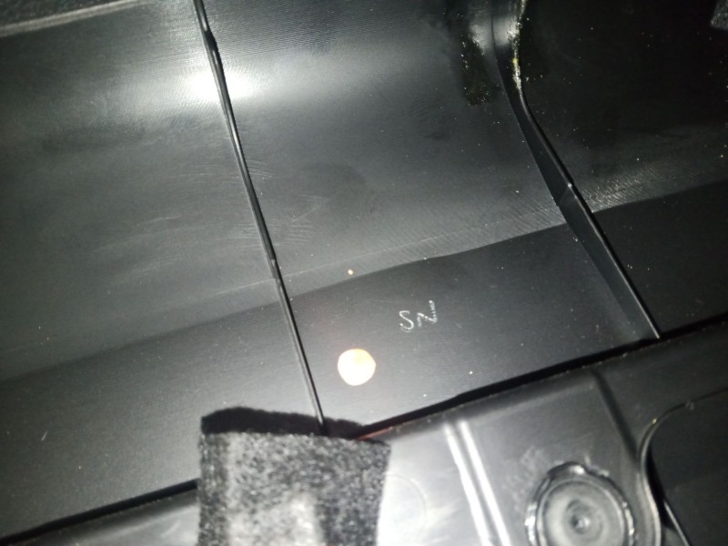 Recambio de guarnecido puerta trasera derecha para kia carens iv 1.7 crdi referencia OEM IAM 83302A4020PP1 NEGRO 