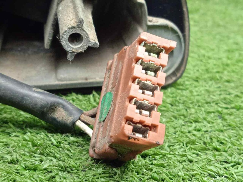 Recambio de retrovisor izquierdo para peugeot 106 (s2) 1.1 referencia OEM IAM SINREFERENCIA ELECTRICO - 5.CABLES ROJO