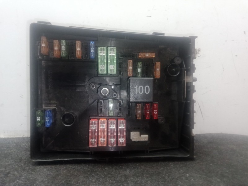 Recambio de caja reles / fusibles para volkswagen golf v (1k1) 1.9 tdi referencia OEM IAM 1K0937125A - 017181301  TYCO