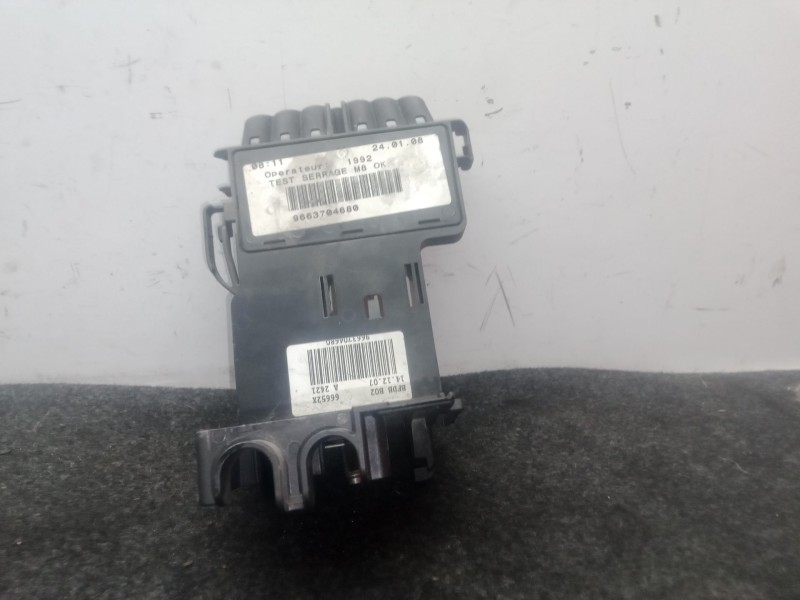 Recambio de caja reles / fusibles para peugeot 308 i (4a_, 4c_) 1.6 16v referencia OEM IAM 9663704680  