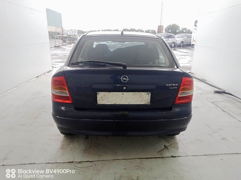 opel astra g sedán (t98) del año 2001