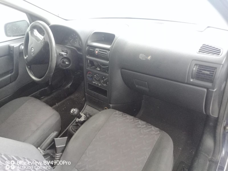 opel astra g sedán (t98) del año 2001