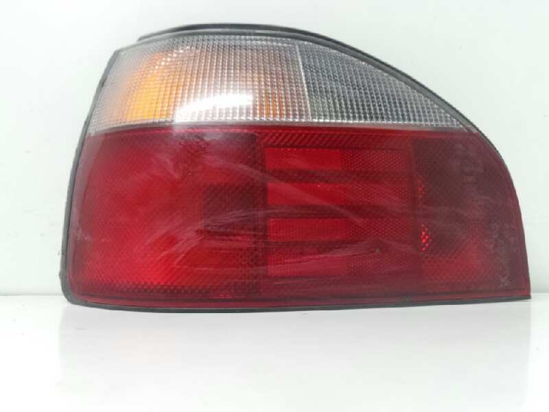 Recambio de piloto trasero izquierdo para nissan sunny berlina (n14) referencia OEM IAM   3 PUERTAS