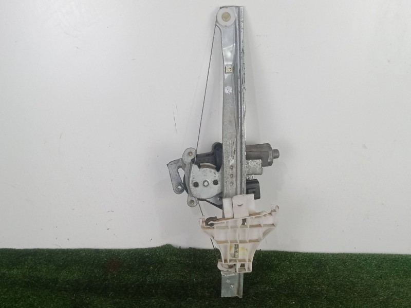 Recambio de elevalunas trasero izquierdo para ford mondeo iii sedán (b4y) 2.0 tdci referencia OEM IAM F27001BM CON MOTOR ELECTRI