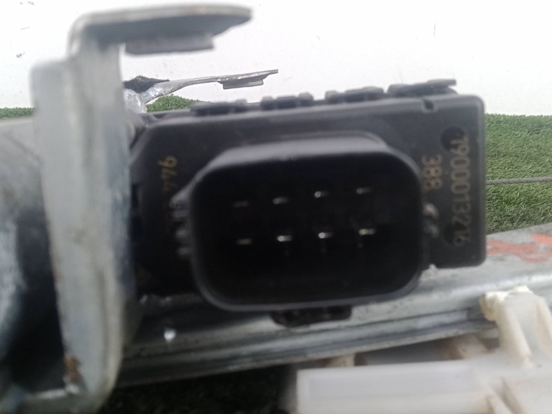 Recambio de elevalunas trasero izquierdo para ford mondeo iii sedán (b4y) 2.0 tdci referencia OEM IAM F27001BM CON MOTOR ELECTRI