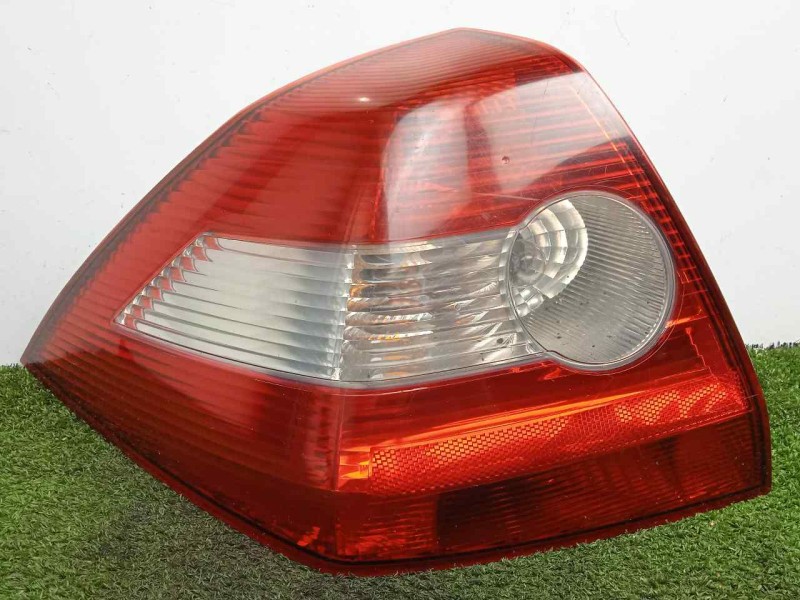 Recambio de piloto trasero izquierdo para renault megane ii classic berlina 1.9 dci diesel referencia OEM IAM SINREFERENCIA 02-0