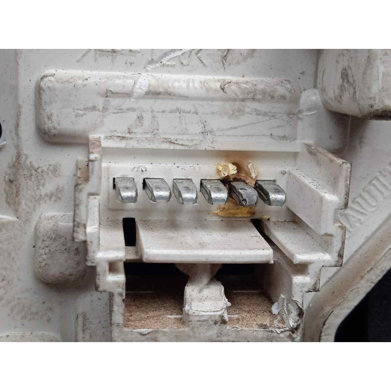 Recambio de piloto trasero izquierdo para renault megane ii classic berlina 1.9 dci diesel referencia OEM IAM SINREFERENCIA 02-0