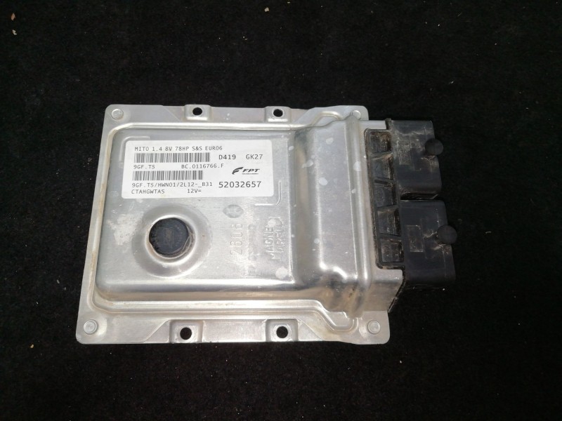Recambio de centralita motor uce para alfa romeo mito (955_) 1.4 (955.axb1b, 955.axu1a) referencia OEM IAM 52032657 - 0116766F M