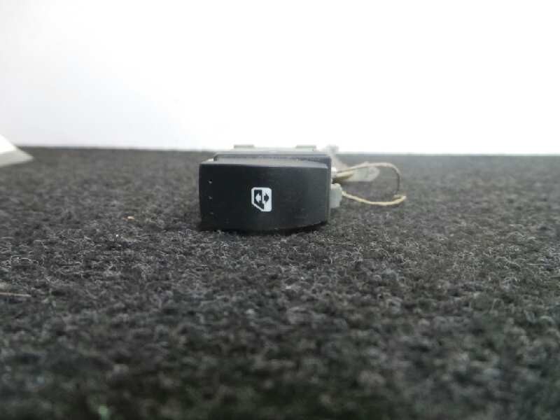 Recambio de mando elevalunas trasero derecho para renault megane ii classic berlina 1.9 dci diesel referencia OEM IAM 315024-404