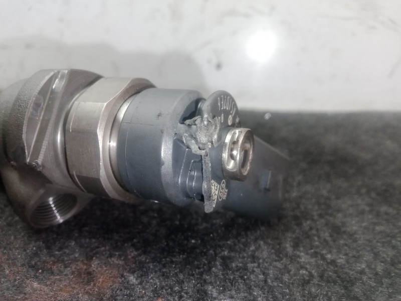 Recambio de inyector para bmw 1 (f20) 116 d referencia OEM IAM 0445110601 - 779844606  BOSCH