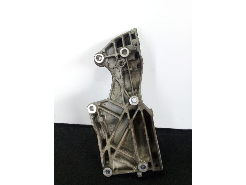 Recambio de soporte alternador para seat ibiza (6l1) 1.4 tdi referencia OEM IAM 045003143E  ALUMINO