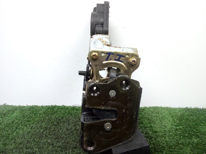 Recambio de cerradura puerta trasera izquierda para hyundai trajet (fo) 2.0 crdi cat referencia OEM IAM SIN REFERENCIA 5.PINES 