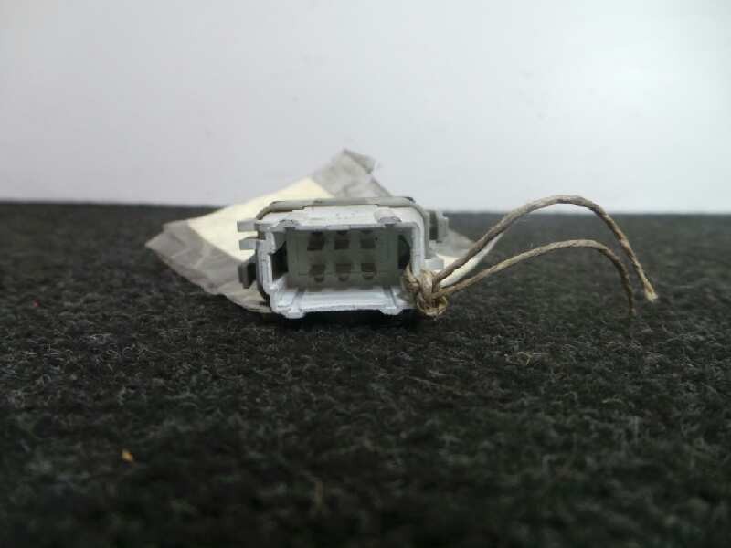 Recambio de mando elevalunas trasero derecho para renault megane ii classic berlina 1.9 dci diesel referencia OEM IAM 315024-404