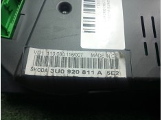 Recambio de cuadro instrumentos para skoda superb i (3u4) 1.9 tdi referencia OEM IAM 3U0920811A  2.CONECTORES 2