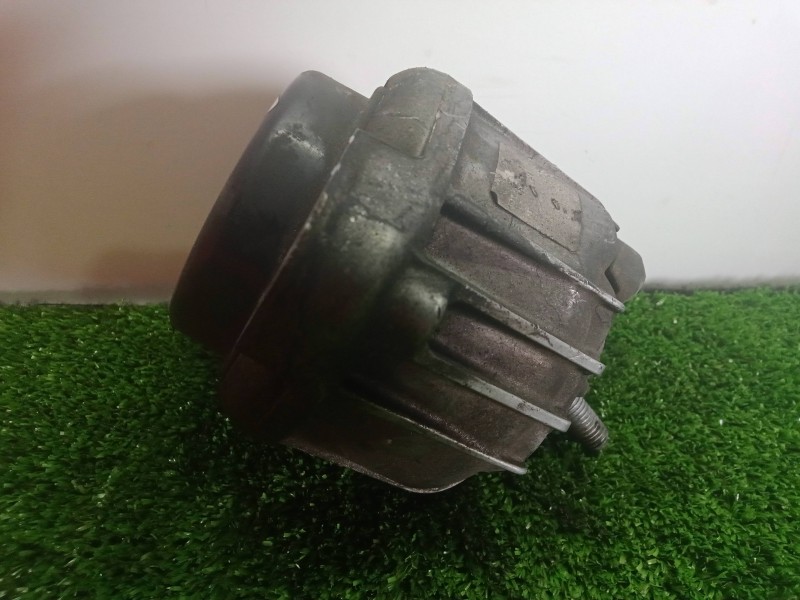 Recambio de soporte motor derecho para bmw serie 3 berlina (e90) 2.0 16v diesel referencia OEM IAM 13981112  