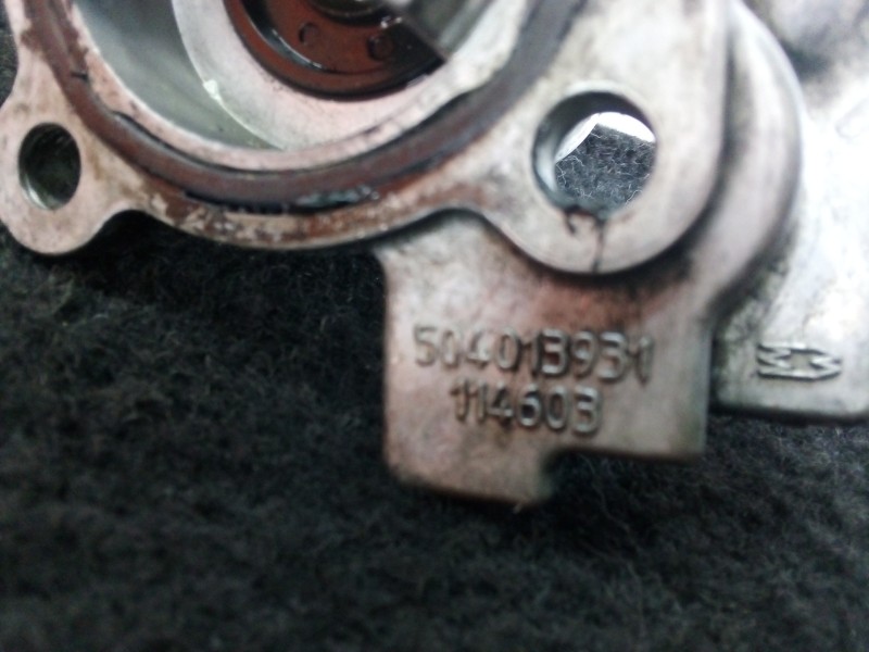 Recambio de termostato para iveco daily pr 2.3 diesel cat referencia OEM IAM 504013931  