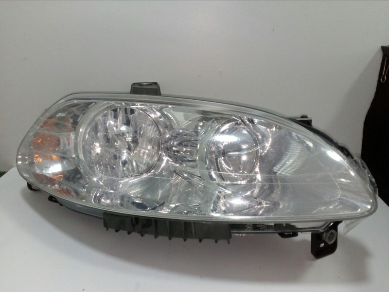 Recambio de faro derecho para fiat croma (194) 1.8 16v cat referencia OEM IAM 51801265 MATERIAL SIN USO 