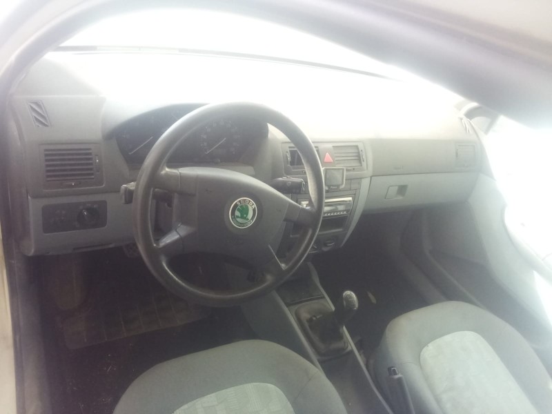 skoda fabia i (6y2) del año 2002