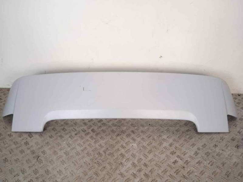 Recambio de aleron trasero para kia cerato 1.5 crdi referencia OEM IAM P83402F500 IMPRIMADO SIN.USO