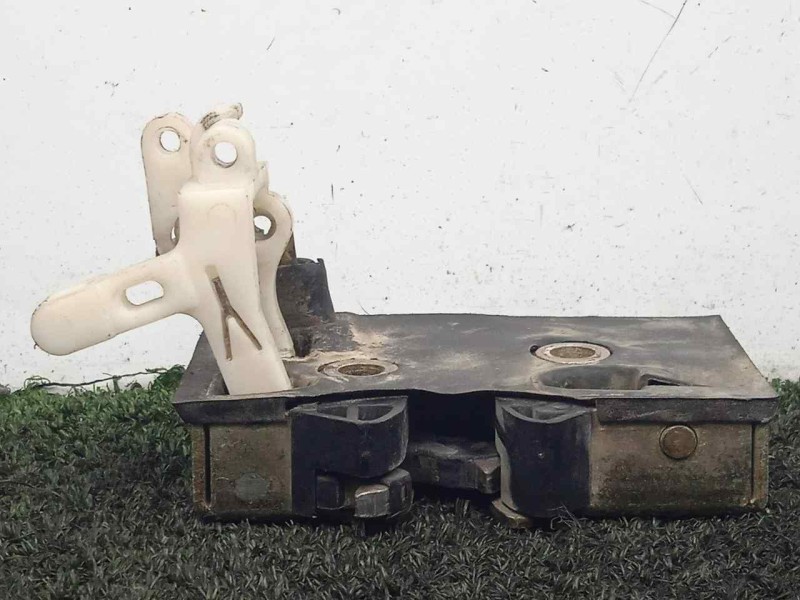 Recambio de cerradura puerta delantera izquierda para audi 100 berlina (443) 2.2 referencia OEM IAM PEN GU893959855  