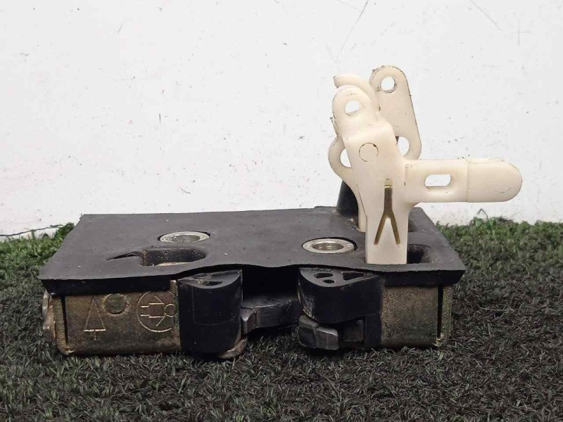 Recambio de cerradura puerta trasera derecha para audi 100 berlina (443) 2.2 referencia OEM IAM 443839016N  