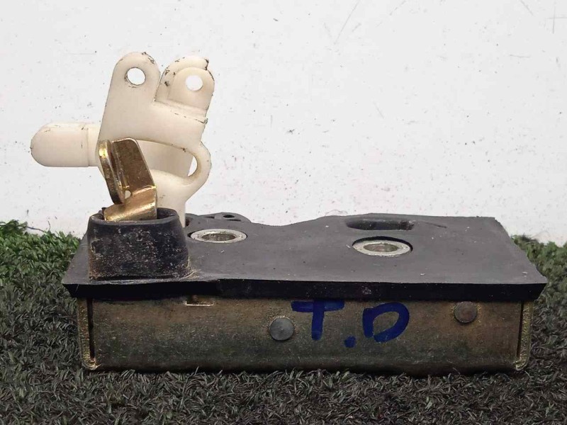 Recambio de cerradura puerta trasera derecha para audi 100 berlina (443) 2.2 referencia OEM IAM 443839016N  