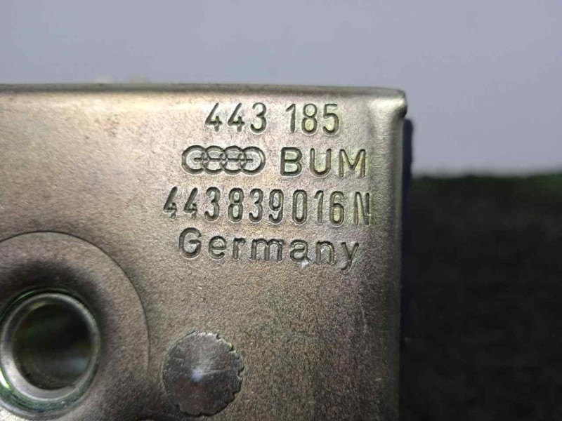 Recambio de cerradura puerta trasera derecha para audi 100 berlina (443) 2.2 referencia OEM IAM 443839016N  