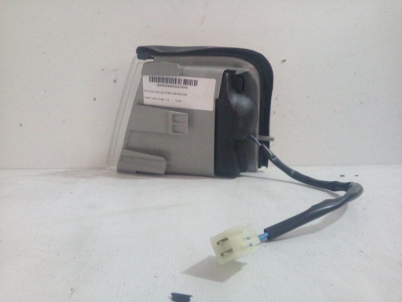 Recambio de piloto delantero derecho para fiat uno (146) 1.0 referencia OEM IAM 14300282 SIN USO BLANCO