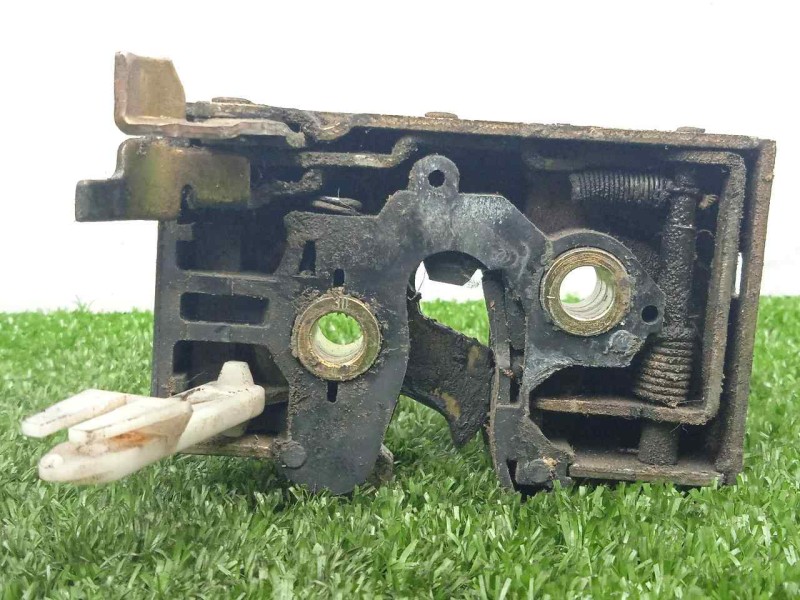 Recambio de cerradura puerta delantera izquierda para volkswagen polo (801/803) 1.05 referencia OEM IAM  3.PUERTAS 