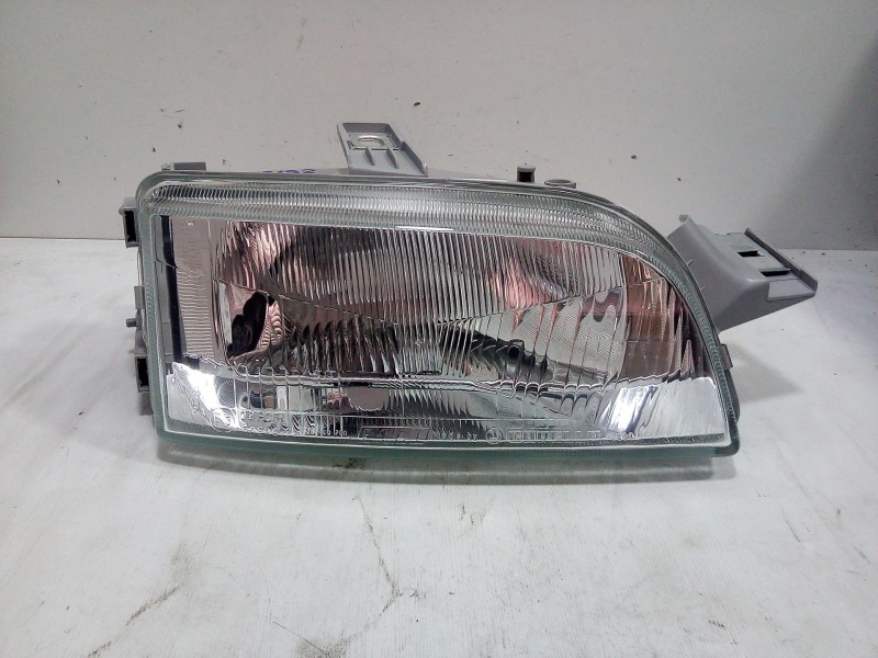 Recambio de faro derecho para fiat punto berl. (176) 1.1 referencia OEM IAM 46481413 - 39760381 SIN USO 