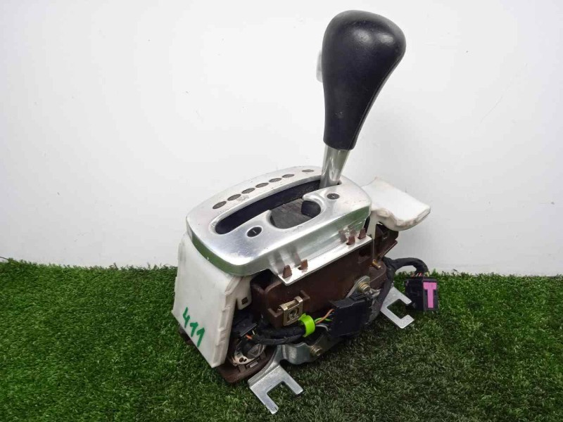 Recambio de palanca cambio para audi a8 (d2) 4.2 v8 40v referencia OEM IAM 4D0713041 CAMBIO.AUTOMATICO 