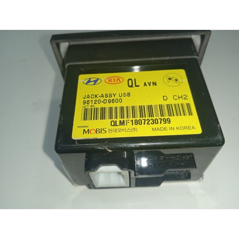 Recambio de interruptor para kia sportage 1.6 crdi cat referencia OEM IAM 96120D9600-0LMF1807230799 TOMA USB 