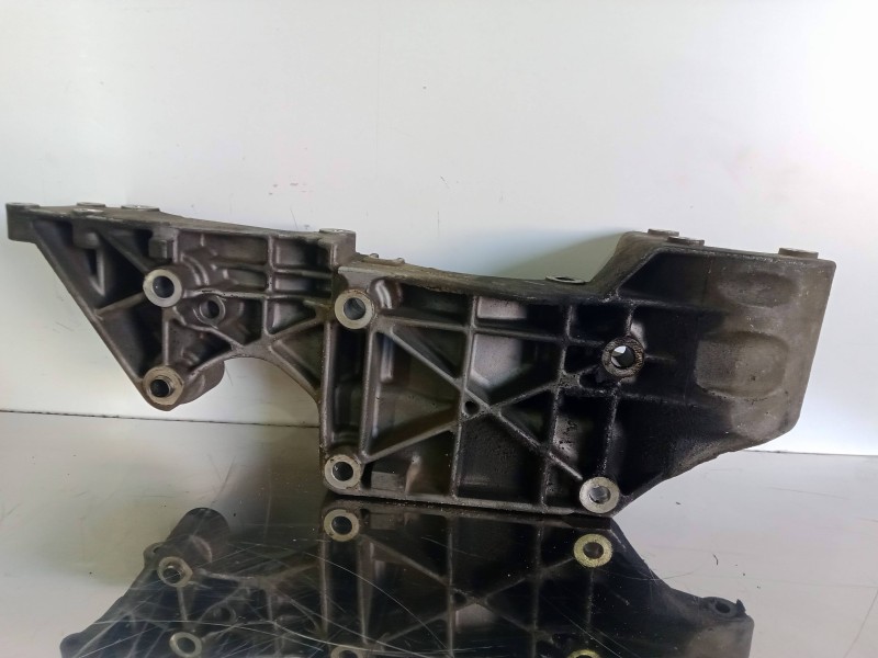 Recambio de soporte alternador para audi a3 (8l) 1.9 tdi referencia OEM IAM R045903143C  