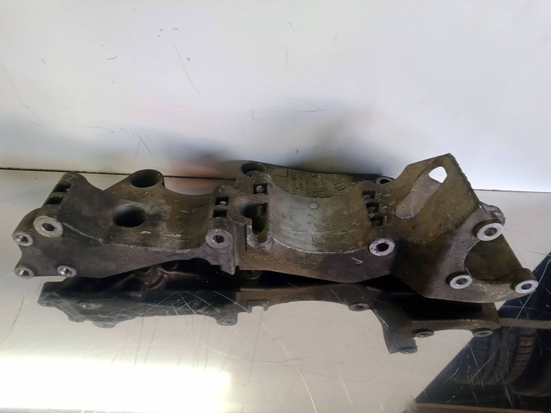 Recambio de soporte alternador para audi a3 (8l) 1.9 tdi referencia OEM IAM R045903143C  