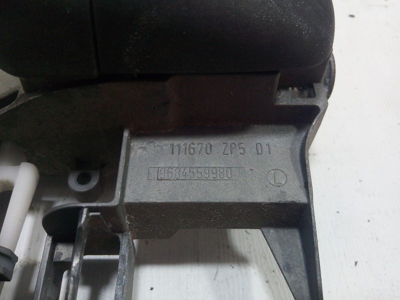 Recambio de maneta exterior delantera derecha para citroën c3 1.1 referencia OEM IAM 111670ZP5D1 - 9684559980  