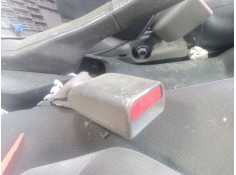 Recambio de enganche cinturon trasero central para nissan nt400 cabstar (f24m) 35.14, 45.14 referencia OEM IAM   DELANTERO.CENTR 2