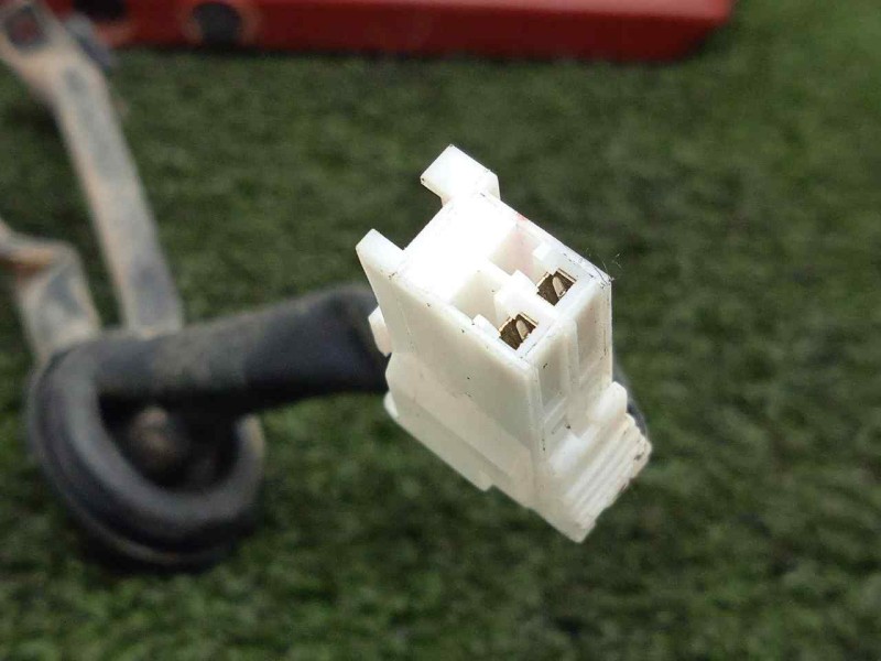 Recambio de luz central de freno para kia sportage 1.6 crdi cat referencia OEM IAM 92700F1000  