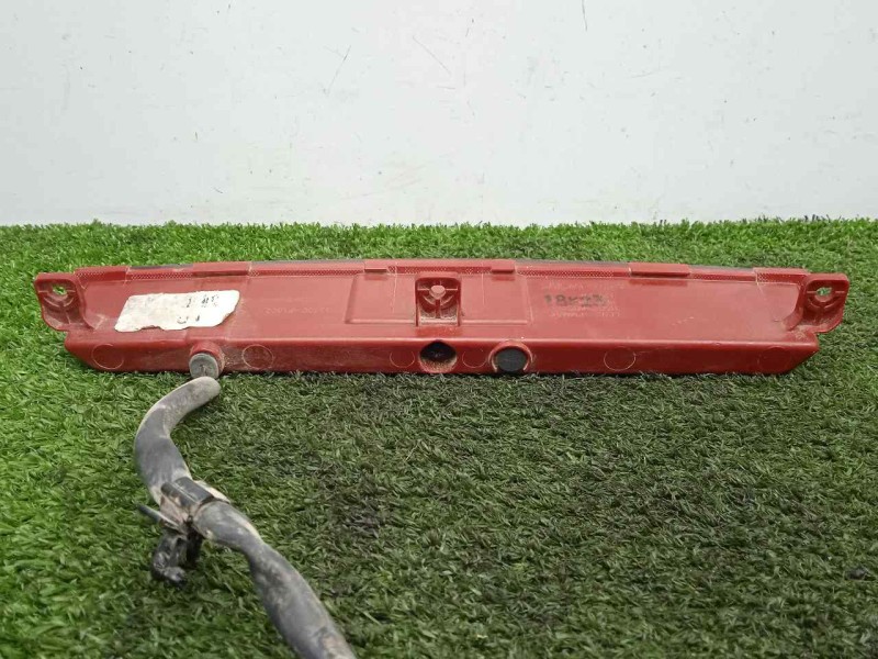 Recambio de luz central de freno para kia sportage 1.6 crdi cat referencia OEM IAM 92700F1000  